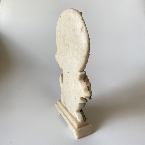 Vintage Chinese Nephrite Sculpture: Birds in Rosebush, Hand-Carved - Picture 8 of 16